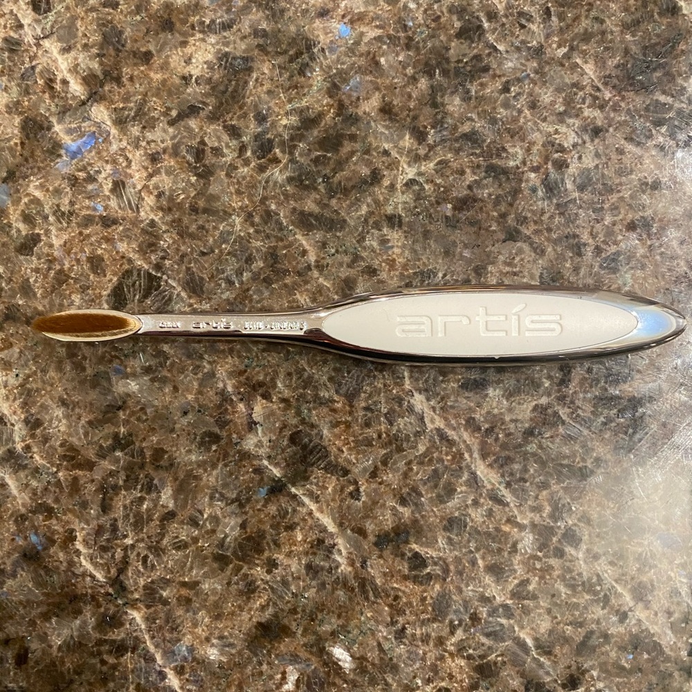 Artis Elite Linear 3 Brush